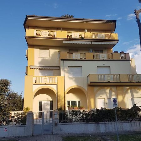 Apartamento Vittoria Marina Di Pietrasanta Extérieur photo