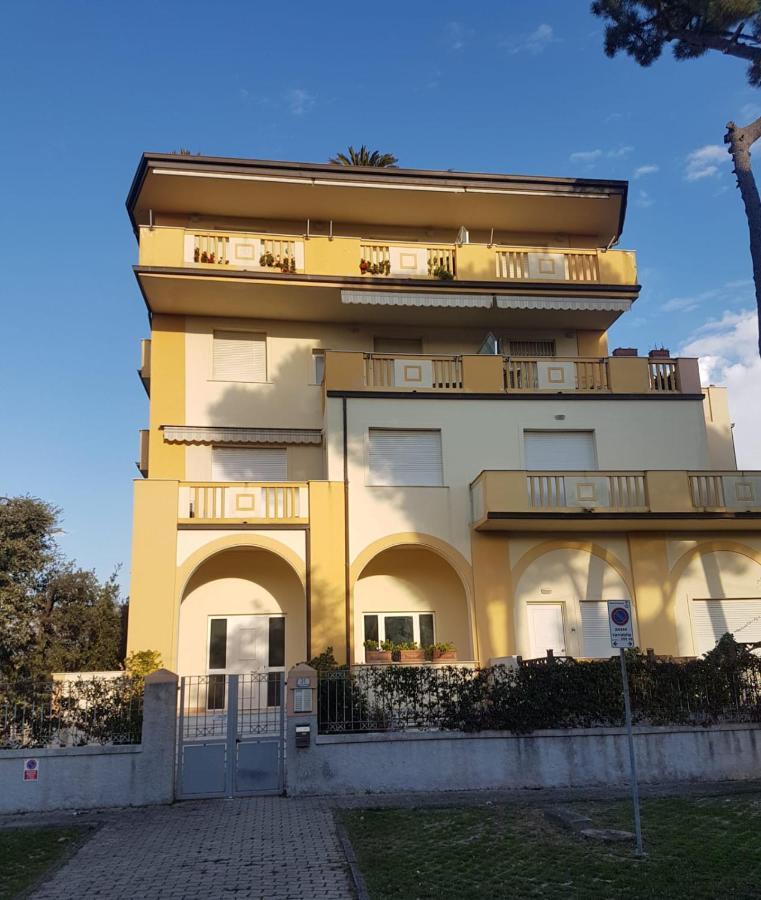 Apartamento Vittoria Marina Di Pietrasanta Extérieur photo